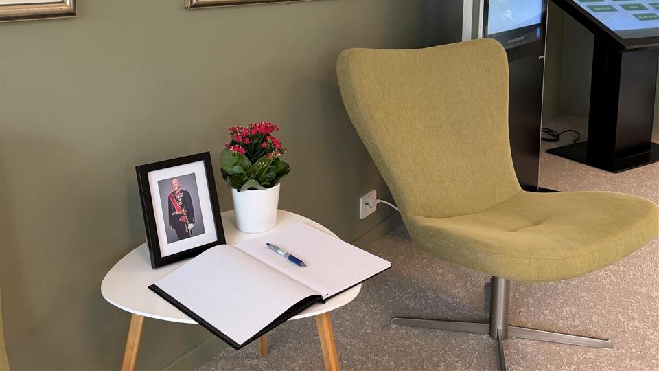 Lenkje til artikkel: Høve til å skrive ei helsing i kondolanseprotokollen i samband med H.M. Kong Harald V bortgang